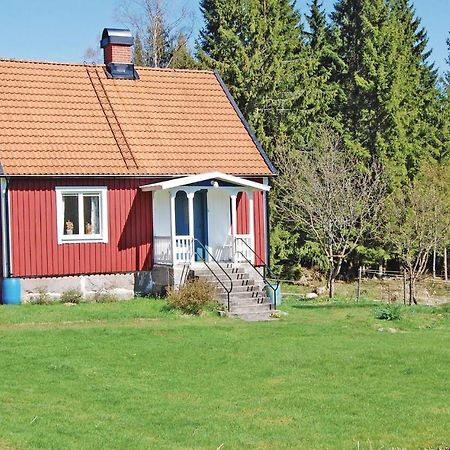 3 Bedroom Amazing Home In Lnsboda Falsehult Eksteriør billede
